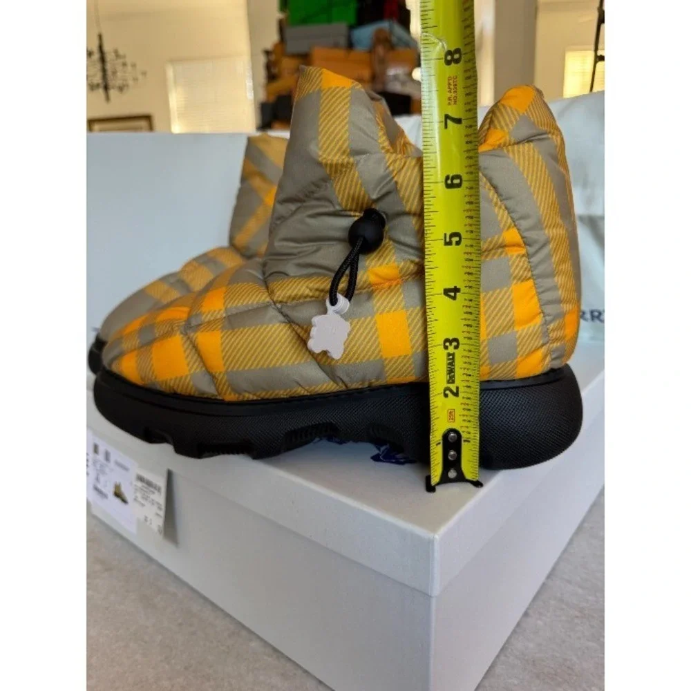 Burberry MEN'S Hunter Check Drawstring Pillow‎ Padded Snow Boots, Sz 41